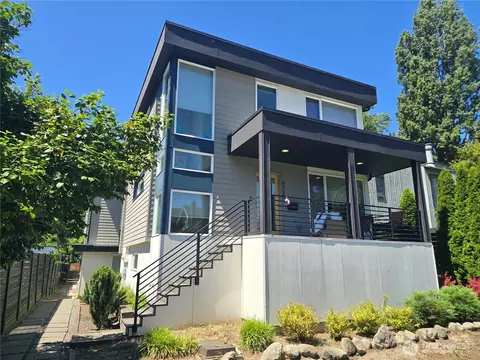4723 8th Ave NE, Seattle, WA 98105