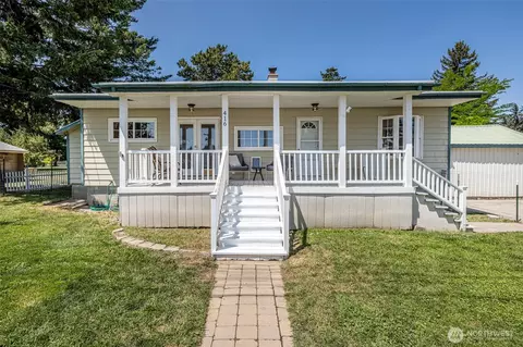 416 N Baker St, Waterville, WA 98858