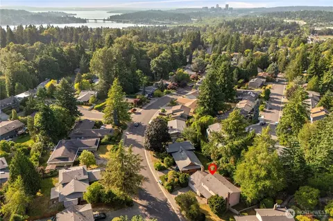5014 122nd Ave SE, Bellevue, WA 98006