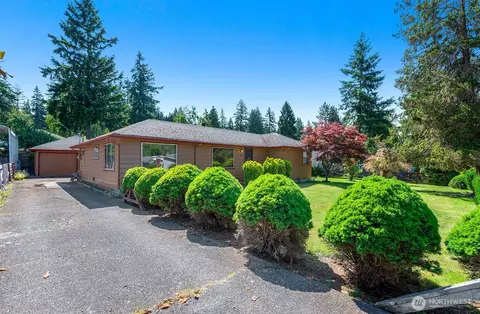 13718 20th Ave NE, Seattle, WA 98125