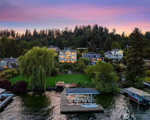 8260 Avalon Dr, Mercer Island, WA 98040
