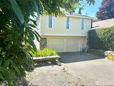 8605 Meridian Ave N, Seattle, WA 98103
