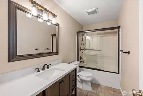 Bath - 1208 Goldfinch Ave SW, Orting, WA 98360 photo 2 of 4