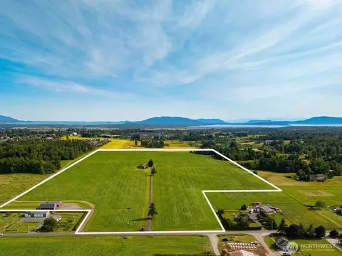 2751 Aldergrove Rd, Ferndale, WA 98248