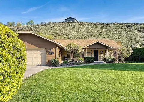 6016 Cowiche Canyon Rd, Yakima, WA 98908