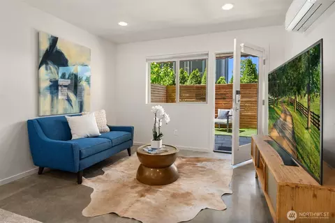 Living - 111 Martin Luther King Jr Way, Seattle, WA 98122 photo 5 of 5