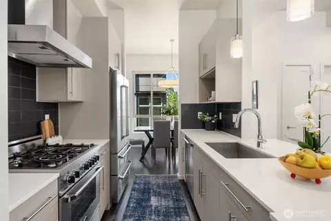 Kitchen - 111 Martin Luther King Jr Way, Seattle, WA 98122 photo 4 of 5
