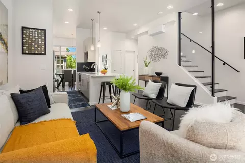Living - 111 Martin Luther King Jr Way, Seattle, WA 98122 photo 1 of 5