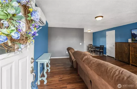 Entry Way - 21202 SE 414th St, Enumclaw, WA 98022 photo 1 of 1