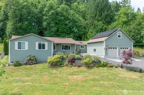 211 Home Town Dr, Kelso, WA 98626