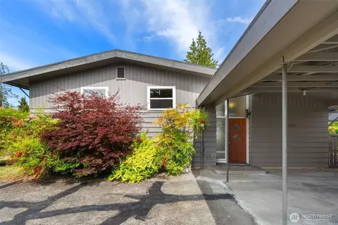 6151 S 125th St, Seattle, WA 98178