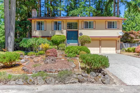 3225 SE Devonshire Pl, Port Orchard, WA 98366