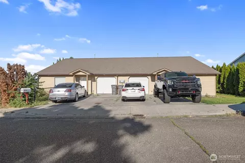 1105 S Olympia Pl, Kennewick, WA 99337