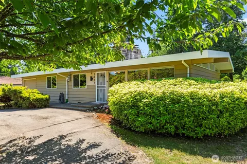 1611 SW 131st St, Burien, WA 98146