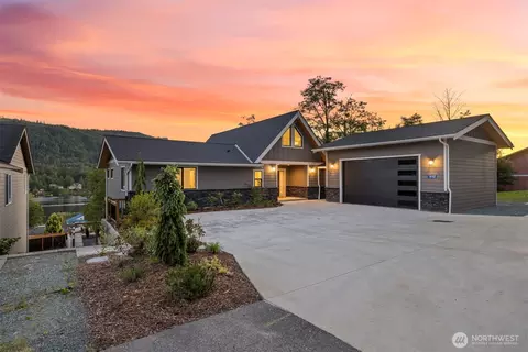 18162 Freedom Ln, Mount Vernon, WA 98274