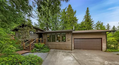 2385 Forest View Dr, Bellingham, WA 98229
