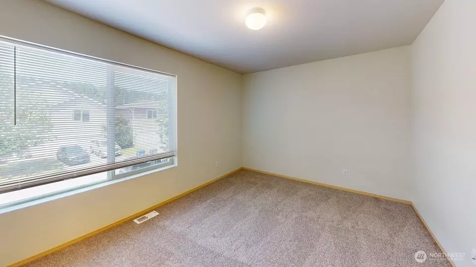 Bedroom - 17709 Silver Creek Ave E, Puyallup, WA 98375 photo 5 of 8
