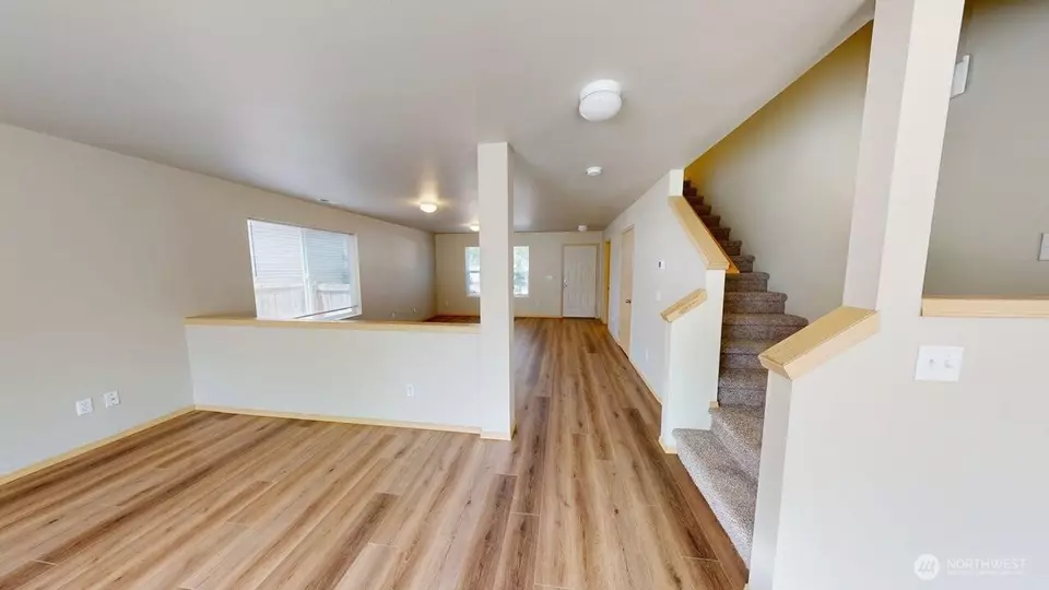 Living - 17709 Silver Creek Ave E, Puyallup, WA 98375 photo 3 of 5
