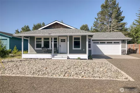213 N Wynoochee Dr SW, Ocean Shores, WA 98569