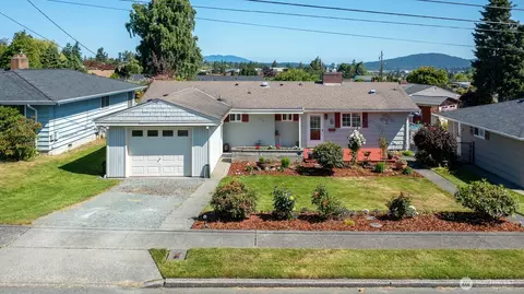 1308 28th St, Anacortes, WA 98221