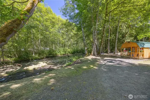 423 S Alder Ln, Port Angeles, WA 98362