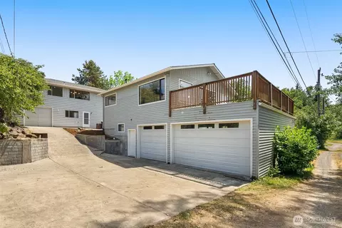 8845 22nd Ave SW, Seattle, WA 98106