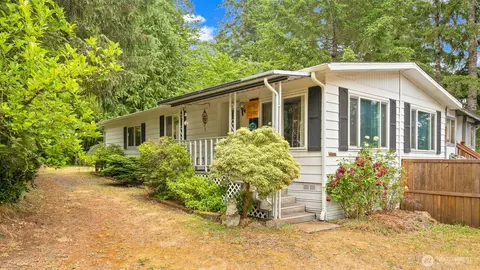 20 NE Wanda Ct, Belfair, WA 98528