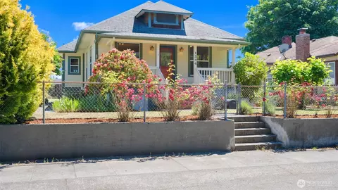 1334 Elizabeth Ave, Bremerton, WA 98337