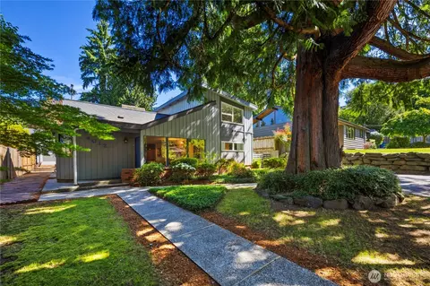 4012 NE 113th St, Seattle, WA 98125