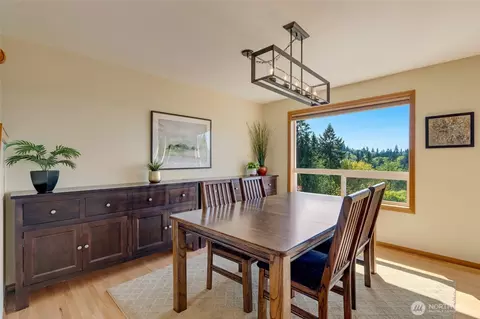Dining - 4920 Seahurst Ave, Everett, WA 98203 photo 4 of 4