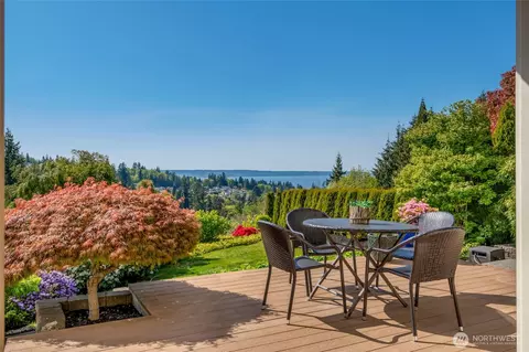 Exterior - 4920 Seahurst Ave, Everett, WA 98203 photo 6 of 13