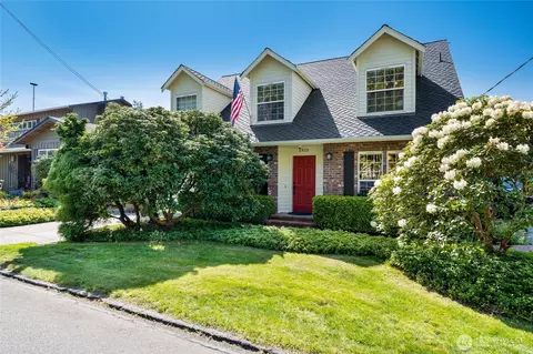 Exterior - 4920 Seahurst Ave, Everett, WA 98203 photo 2 of 13