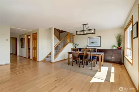 Dining - 4920 Seahurst Ave, Everett, WA 98203 photo 2 of 4
