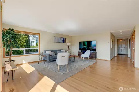 Living - 4920 Seahurst Ave, Everett, WA 98203 photo 3 of 4