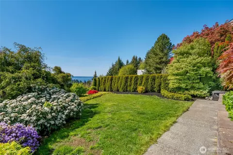 Exterior - 4920 Seahurst Ave, Everett, WA 98203 photo 9 of 13