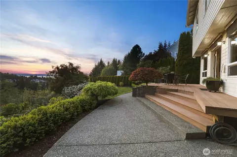 Exterior - 4920 Seahurst Ave, Everett, WA 98203 photo 10 of 13