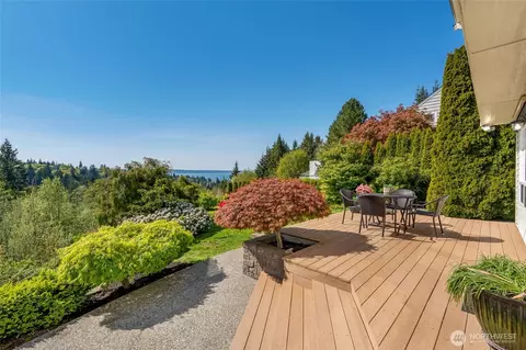 Exterior - 4920 Seahurst Ave, Everett, WA 98203 photo 7 of 13