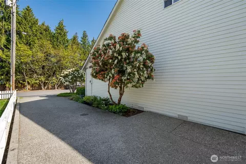 Exterior - 4920 Seahurst Ave, Everett, WA 98203 photo 13 of 13