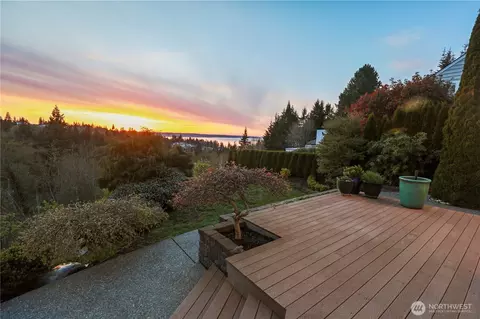 Exterior - 4920 Seahurst Ave, Everett, WA 98203 photo 8 of 13