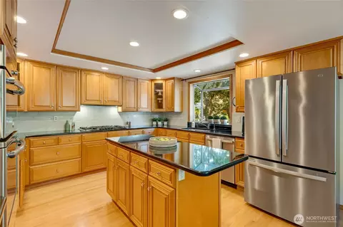 Kitchen - 4920 Seahurst Ave, Everett, WA 98203 photo 2 of 4