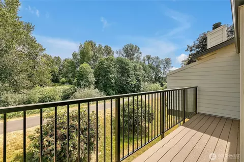 1820 Maple Ln #L67, Kent, WA 98030