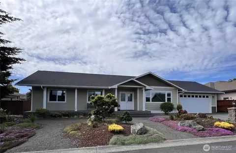 51 Nesting Pl, Sequim, WA 98382