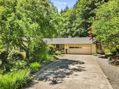 3929 Westpark Ct NW, Olympia, WA 98502