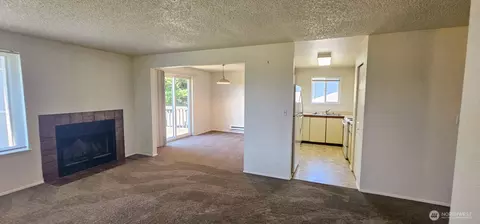 Living - 312 Charwila Ln, Enumclaw, WA 98022 photo 1 of 3