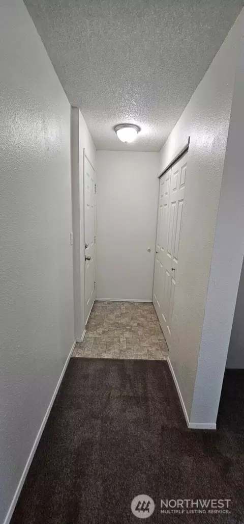 Entry Way - 312 Charwila Ln, Enumclaw, WA 98022 photo 1 of 1