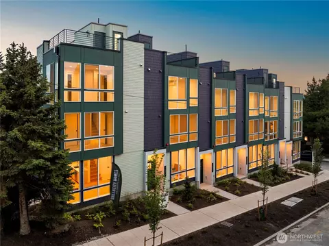 1525 N 39th St, Seattle, WA 98103