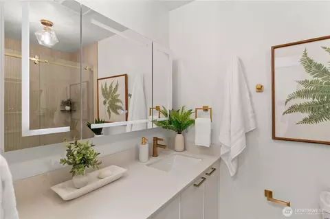 Bath - 23214 Fitzgerald Rd #1, Bothell, WA 98021 photo 1 of 4