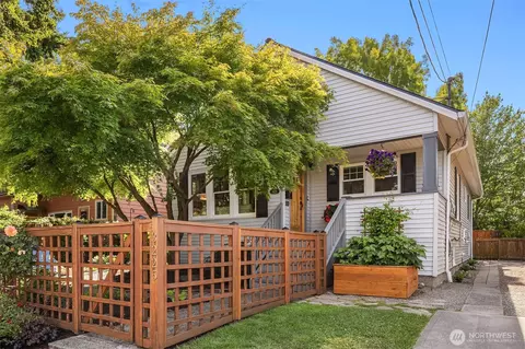 3225 Walnut Ave SW, Seattle, WA 98116
