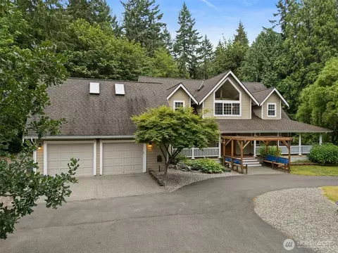 8495 Landing Ln SE, Port Orchard, WA 98367