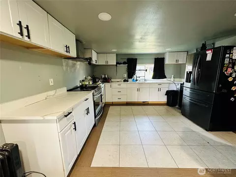 24500 Russell Rd #60, Kent, WA 98032